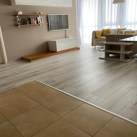 Apartament Avana Орадеа Екстериор снимка