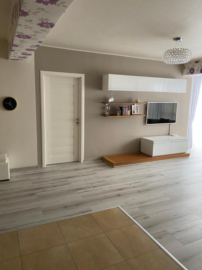 Apartament Avana Орадеа Екстериор снимка
