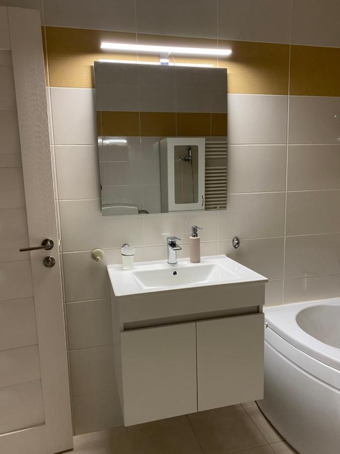 Apartament Avana Орадеа Екстериор снимка